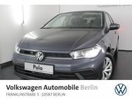 VW Polo, 1.0 l TSI Life, Jahr 2022 - Berlin