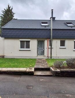 Freistehendes Haus in ruhiger Sackgasse - mit Einliegerwohnung - Allmersbach (Tal)