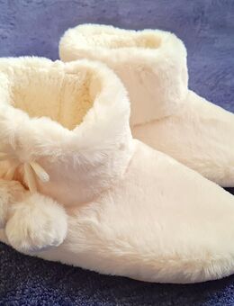 Damen Hausschuhe Creme Plüsch Warm Flauschig 39-41 Ungetragen - Hamburg Hamburg-Nord