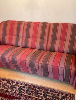 2x 2-sitzer Sofa mit Sessel und Tisch - Feuchtwangen