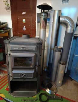 Holzofen TIM System 7kW mit Ofenrohre und Halter usw. - Beerfelden