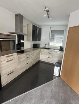 Wunderschönes renoviertes Reihenhaus in ruhiger Wohngegend. Ideal für kleine Familien - Hanau (Brüder-Grimm-Stadt)