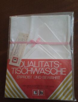 1 Stck. Gedeck- Tischtuch mit 4 Servietten in weiß, Neu- noch in OVP - Leipzig Ost