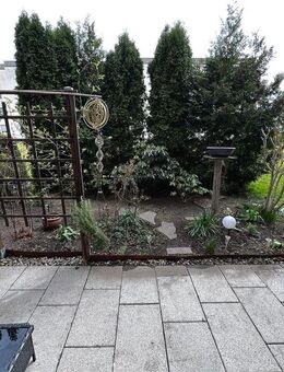 Charmante 2-Zimmer-Erdgeschosswohnung mit Terrasse in Raubling - Raubling