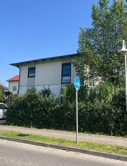 DEUTSCHMANN IMMOBILIEN ***** ivd - Trend-Investition: Vermietetes EFH in bester Lage von Panketal! - Panketal