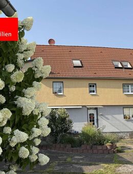 Charmantes Einfamilienhaus mit zwei Wohneinheiten und wunderschönem Garten - Hörsel