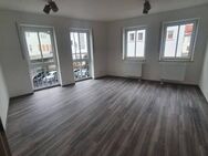 Moderne, renovierte, helle 2-Zimmer- Wohnung mit Einbauküche und Gäste- WC - Hildburghausen
