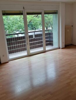 süße und gemütliche 1-Zi-Wohnung mit 52 qm Wohnfläche, Balkon, Einbauküche, Wohnlage nähe Reuchlinhaus/Park - Pforzheim