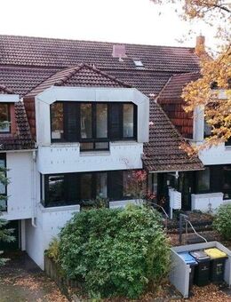 Sonnige Wohnung mit gehobener Ausstattung und separatem Dachstudio - Hamburg