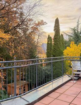 möblierte 3,5-Zimmer-Wohnung mit Einbauküche und Terrasse mit Blick ins Grüne in Solln - München