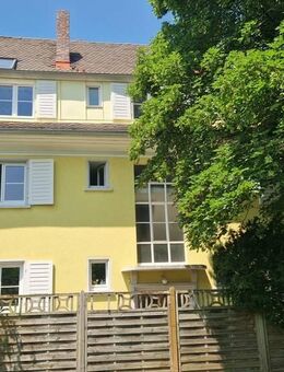 Großzügige 2-Zimmer-Wohnung im Dachspitz eines gepflegten 6-Fam.-Haus! - Lörrach