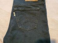 Schöne dunkel blaue Joker Jeans "Clark", Größe 33/34 - Zossen Zentrum