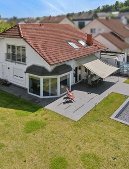 Ihr persönliches Wohnparadies! Stilvolles Einfamilienhaus mit Pool und großem Garten in Löhnberg - Löhnberg