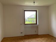 Freundliche 4-Zimmer-Wohnung mit Terrasse und Gartenanteil in Kötz-Ebersbach - Kötz