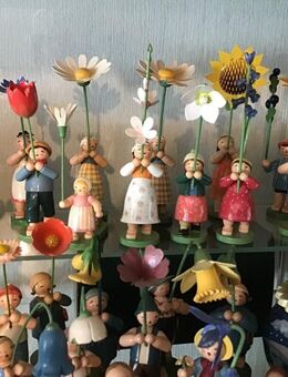 Wendt & Kühn Sammlung guterhaltene Vitrinen Blumenkinder Erzgebirge - Meerbusch Zentrum