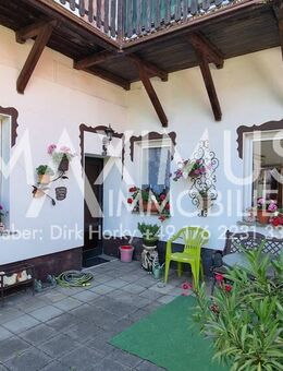 Schickes saniertes Haus mit 175m² Wohnfläche und 3 Garagen mit tollem Grundstück in Meerane - Meerane