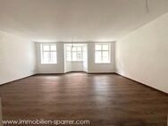 EXKLUSIV SANIERTE 2-ZIMMER-WOHNUNG MIT BALKON AM UNTEREN MARKT IN WEIDEN - Weiden (Oberpfalz)