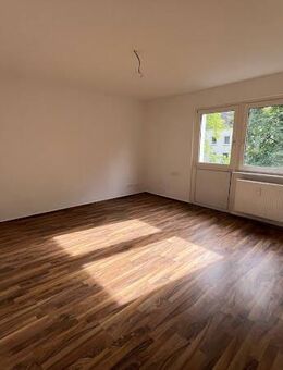 Schöne 2-Zimmer-Wohnung mit Tageslichtbad! - Duisburg