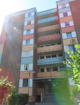 41540 Dormagen-Hackenbroich: 4-5 Zimmer Eigentumswohnung mit Balkon und Garage - Dormagen