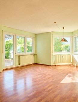 2,5 Zimmerwohnung mit Aufzug, eigenem Garten und TG-Stellplatz in Top Citylage von Waiblingen - Waiblingen