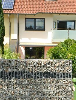 Gepflegtes Reihenhaus mit Wohn-Keller und Garage - Roth (Bayern)