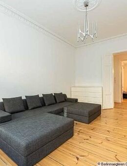 Attractive 3-room apartment with ceiling stucco in Wrangelkiez Kreuzberg - Berlin
