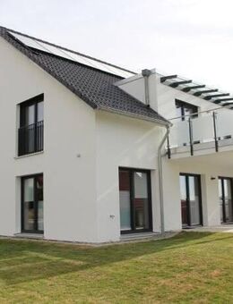 * Exklusive 3-Zimmer-Wohnung mit großem Garten, Einbauküche und 3 Parkplätzen * - Bad Saulgau