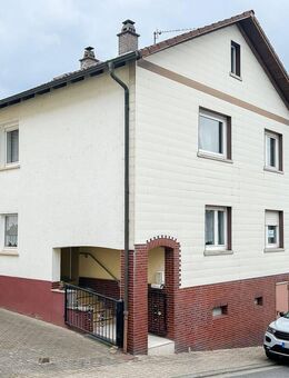 Einfamilienhaus mit Nebengebäude, Doppelgarage, Garten und Potential: Gestalten Sie Ihr Traumhaus! - Lützelbach