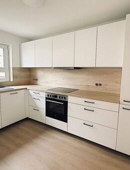 Neuwertige 3-Zimmer-DG Wohnung mit Balkon & Tiefgaragenstellplatz - Mosbach
