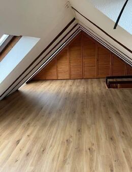 Schöne 3-Raum Maisonette Wohnung im Zentrum - Naumburg (Saale)