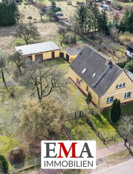 Zweifamilienhaus mit großzügigem Grundstück in Nennhausen - Nennhausen