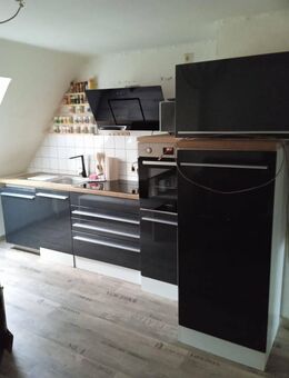 Gemütliche, frisch renovierte und komplett möblierte 2-Zimmer-Maisonette - ideal für Singles oder Pärchen - sofort bezugsfrei! - Sulzbach-Rosenberg