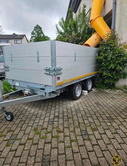 Kippanhänger elektrisch 3t mit Auffahrrampen - Wülfrath