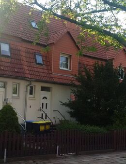 teilsaniertes Reihenmittelhaus in der Leunaer Gartenstadt - Leuna