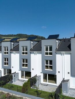 Neubau - Reihenmittelhaus in attraktivem Neubaugebiet - inkl. Solaranlage, Einbauküche, Carport uvm. - Hilzingen
