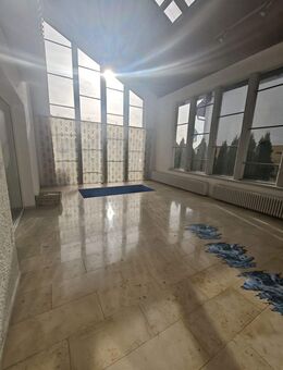 Großzügiges Wohnhaus mit Wintergarten, Atelier und Aufzug in ruhiger Lage von Lobbach-Lobenfeld - Lobbach