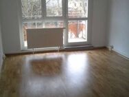 schöne Wohnung mit sonnigem Balkon und Vinylboden - Berga (Elster)