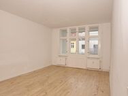 Nähe Volkspark Friedrichshain: BEZUGSFREIE Gründerzeit-Wohnung + LOGGIA - 2 Zimmer - PROVISIONSFREI - Berlin