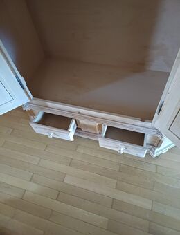 Bauernschrank aus Naturvollholz - Karlsruhe