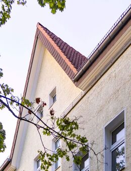 Helle 2-Zimmer-Altbauwohnung mit Südbalkon - ruhig, grün, mit Potenzial zur Eigennutzung! - Berlin