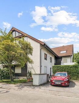 Helle 3-Zimmer-Wohnung mit Balkon, Garagenstellplatz und ausgebautem Kellerabteil in Puchheim - Puchheim