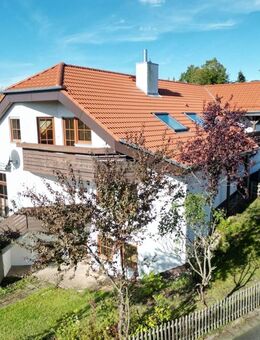 Sie lieben das Besondere? Beeindruckende Villa mit neuem Dach (Aufdachdämmung) & Hybrid-Heizung! - Bayreuth