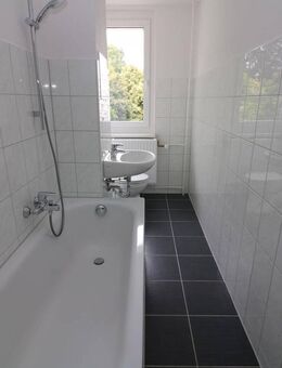 Schickes Nest sucht Bewohner...4-RW mit Wanne u. Balkon!!! - Freiberg