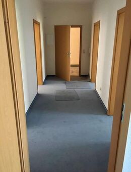 Mehrfamilienhaus wartet auf Fertigstellung und neue Mieter - Netzschkau