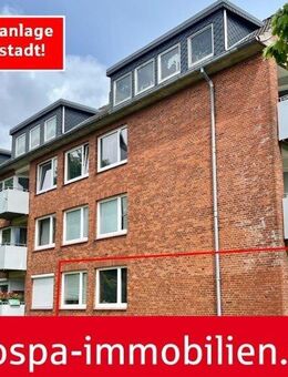 GUT vermietete Hochparterre Eigentumswohnung mit Balkon und PKW Stellplatz im Herzen von Husum - Husum (Schleswig-Holstein)