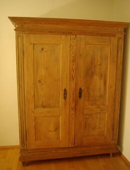 Antiker Weichholzschrank - Karlsruhe
