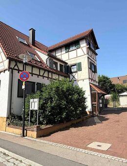 Großzügiges Zwei- bis Dreifamilienhaus - Top vermietet! - Altdorf (Landkreis Böblingen)