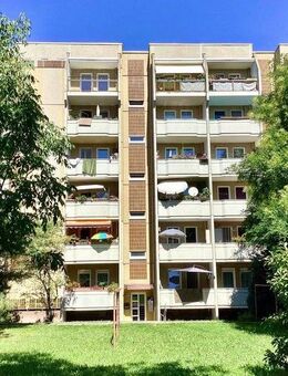 Großzügige 2-Zimmer-Wohnung mit Balkon (WBS) - Dresden