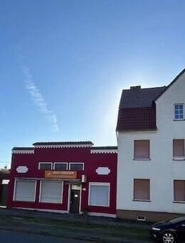 Mehrfamilienhaus 2 WE sanierungsbedürftig mit angrenzenden Verkaufsladen ca. 120 m² auf großem Grundstück direkt in Zerbst - Zerbst (Anhalt)