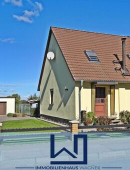 Haus in Seenähe: Gut gepflegtes Reihenendhaus mit großem Grundstück in freier Natur - Neetzka